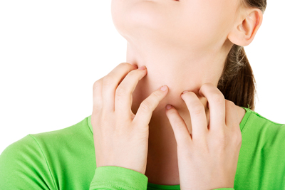 woman patient with itching on neck