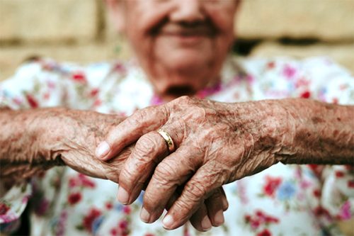 Preventing Winter Dry Skin in Elderly Patients